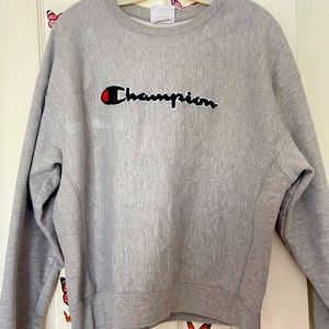 CHAMPION Crewneck Sweatshirt! Super soft and comfy!